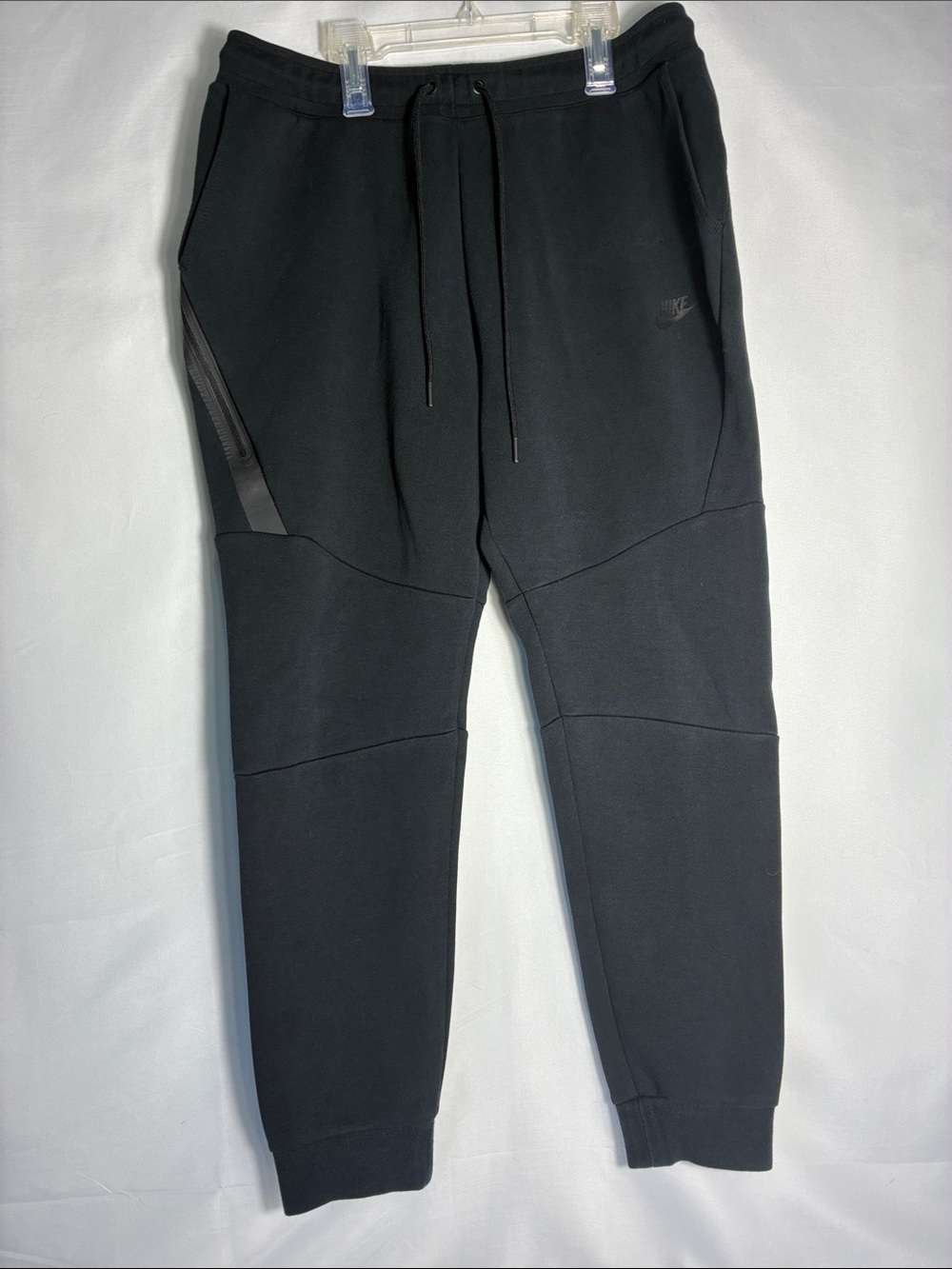 Nike Tech Fleece Tapered Jogger Pants in black size Large
